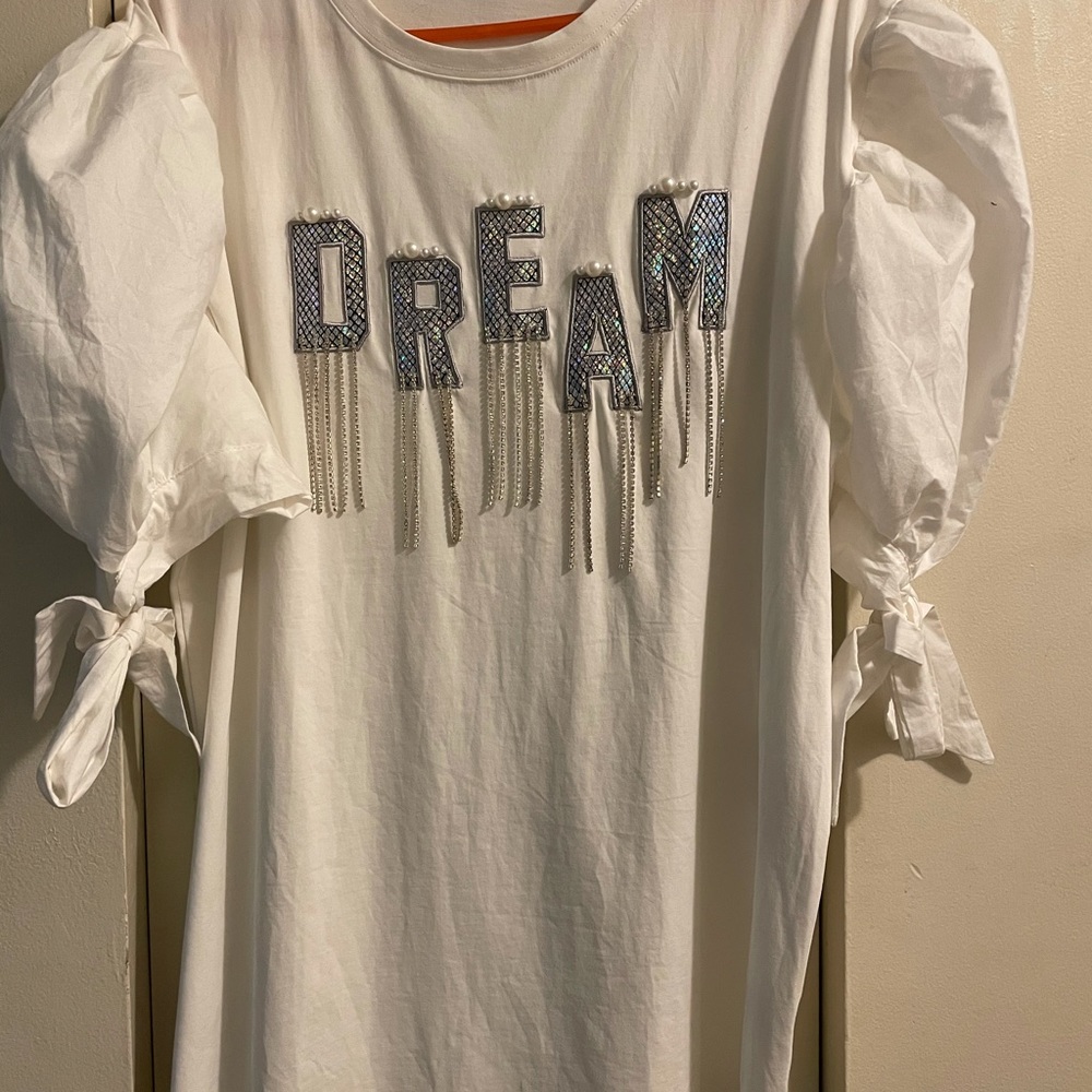 Color white size 3x with design front